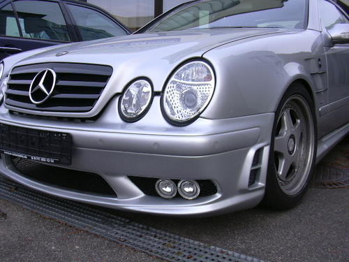 runde Nebelleuchten, Kühlergrill